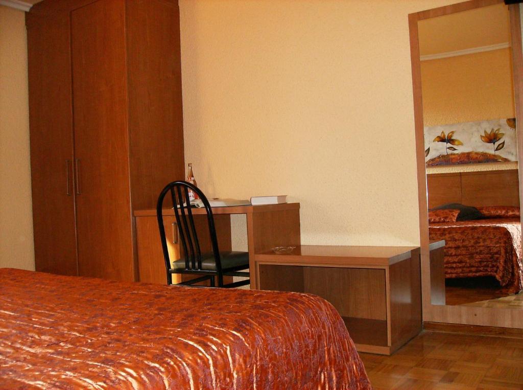 Hotel Yamaguchi Sanguesa Room photo