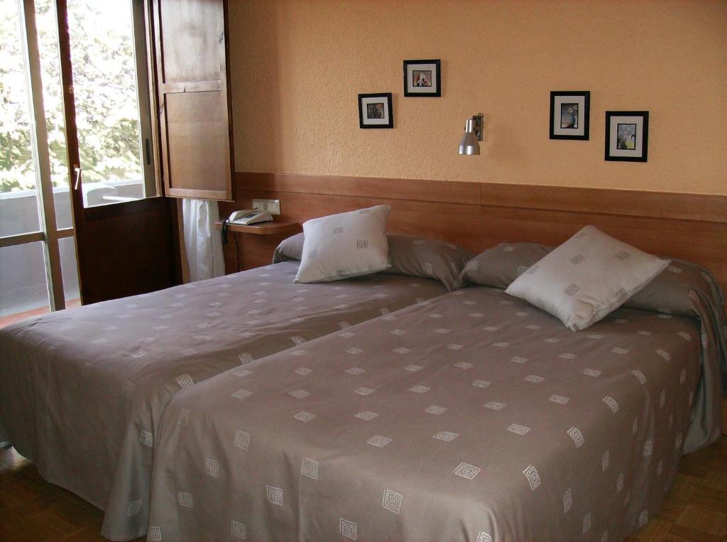 Hotel Yamaguchi Sanguesa Room photo