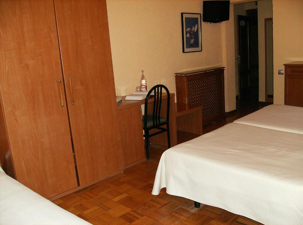 Hotel Yamaguchi Sanguesa Room photo
